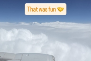 玩得很开心！德拉维多瓦晒回程航班舷窗照：真是一次有趣的旅程！