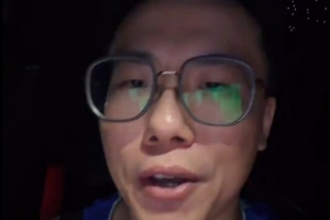 解说：达斯蒂·梅作为大学主帅主导是团队篮球 对防守非常重视