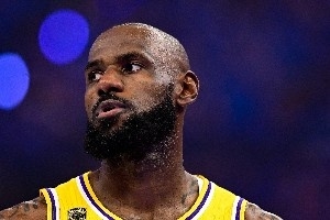 季后赛表现最出色球员Top10：老詹燃尽 CC通向巨星之路 大头登基